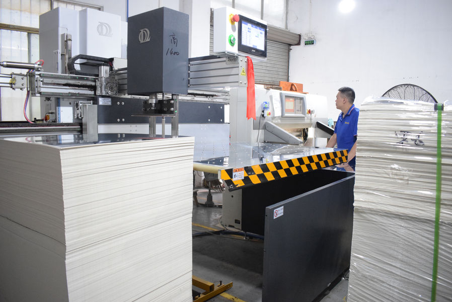 GUANGZHOU YM PACKAGE PRODUCTS CO.,LTD. γραμμή παραγωγής του κατασκευαστή