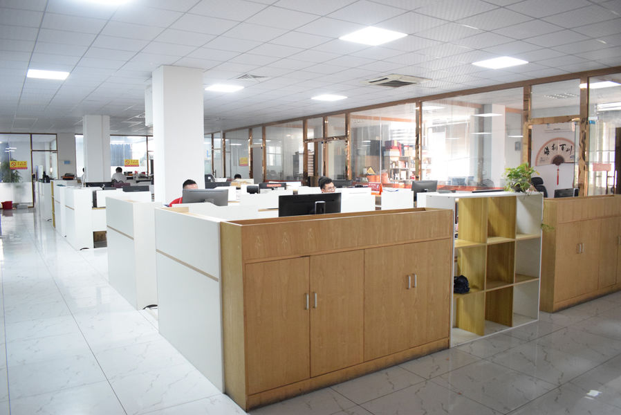 GUANGZHOU YM PACKAGE PRODUCTS CO.,LTD. γραμμή παραγωγής του κατασκευαστή